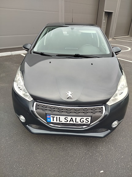 Peugeot 208 3 of 15