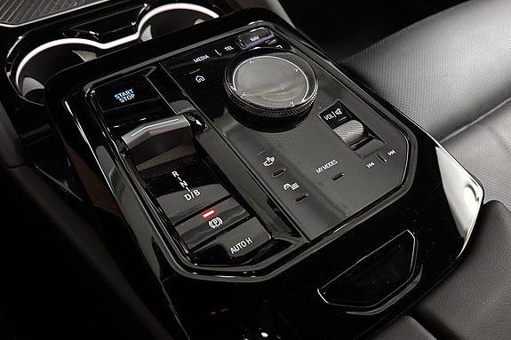 BMW i5 28 of 30