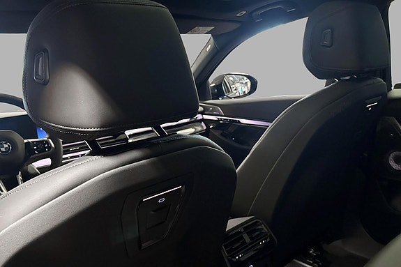 BMW i5 21 of 30