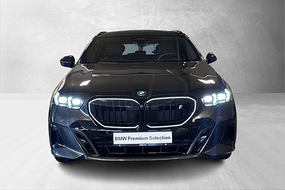 BMW i5 2 of 30