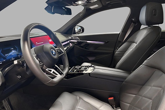 BMW i5 12 of 30