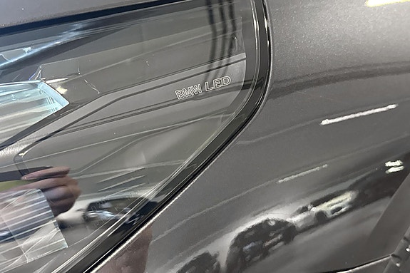 BMW i5 10 of 30