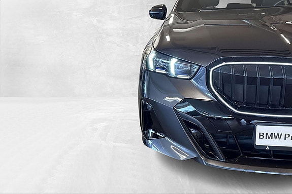 BMW i5 6 of 30
