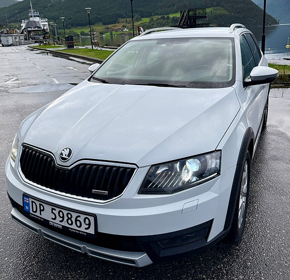 Skoda Octavia Scout 3 of 17