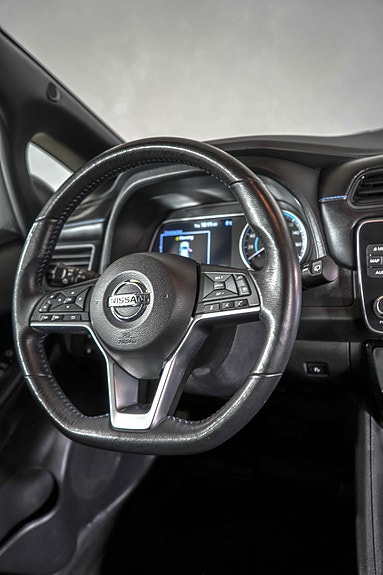 Nissan Leaf 14 of 23