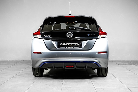 Nissan Leaf 6 of 21