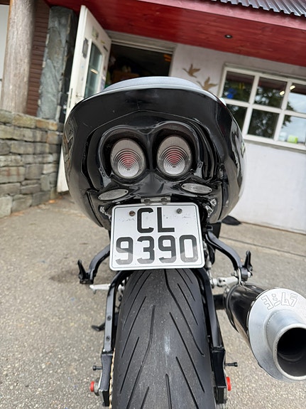 Suzuki GSX-R 750 24 of 28
