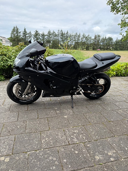 Suzuki GSX-R 750 5 of 28