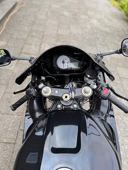 Suzuki GSX-R 750 22 of 28