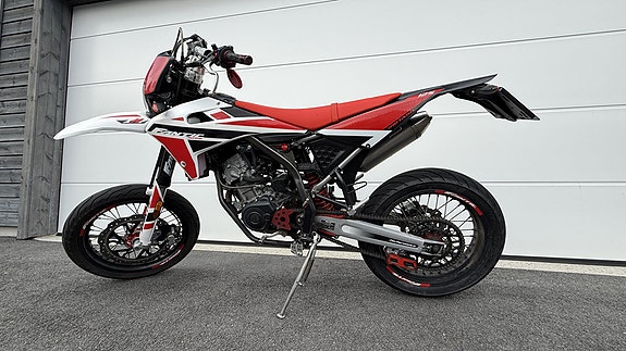 Fantic XMF 125 3 of 11