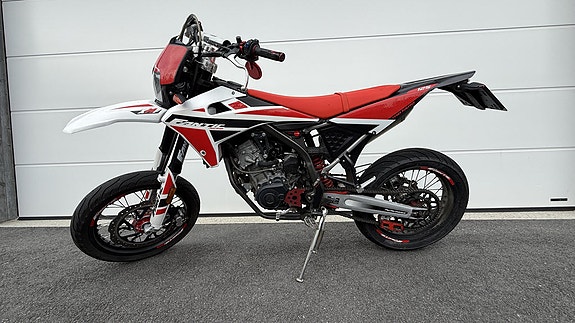 Fantic XMF 125 2 of 11