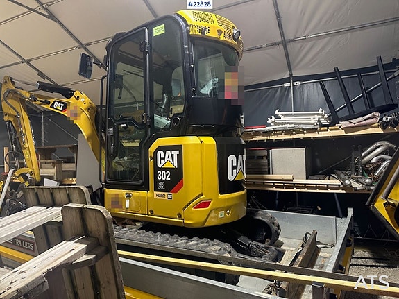 Cat 302CR minigraver m/ 3 skuffer og 2021 Brian James henger 9 of 30