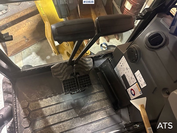 Cat 302CR minigraver m/ 3 skuffer og 2021 Brian James henger 22 of 30