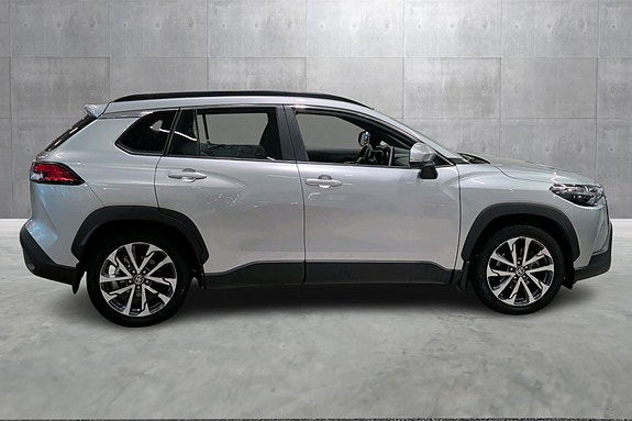 Toyota Corolla Cross 6 of 21