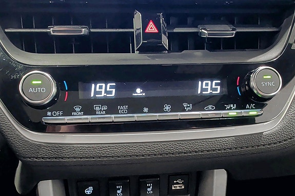 Toyota Corolla Cross 14 of 21