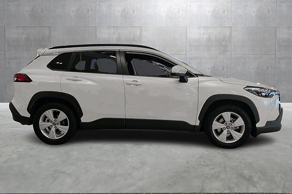Toyota Corolla Cross 6 of 21