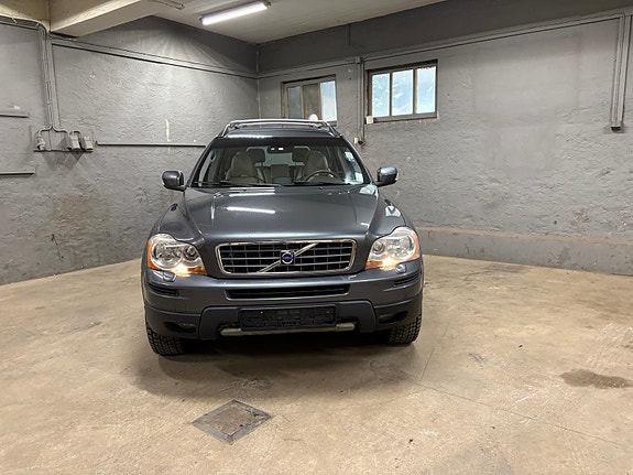 Volvo XC90 8 of 30