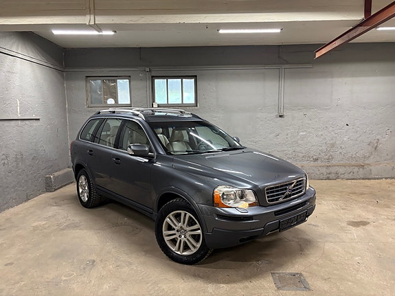 Volvo XC90 3 of 30