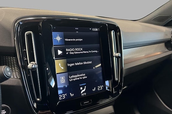 Volvo XC40 12 of 21