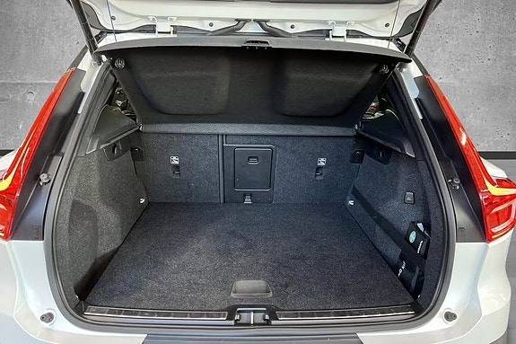 Volvo XC40 17 of 21