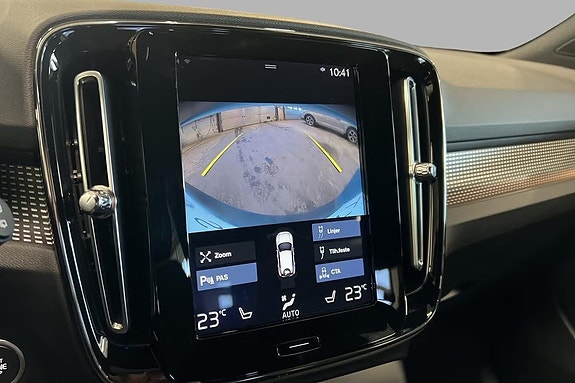 Volvo XC40 14 of 21