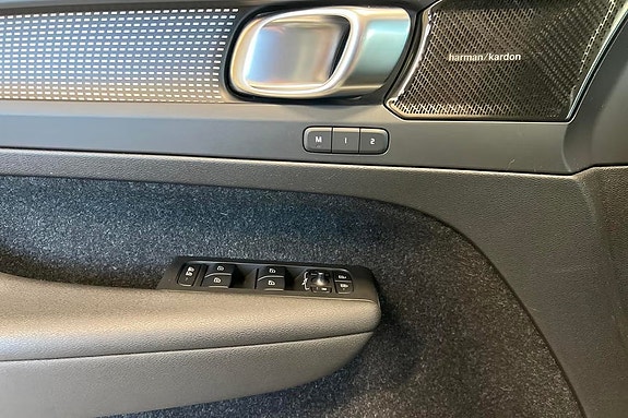 Volvo XC40 5 of 21
