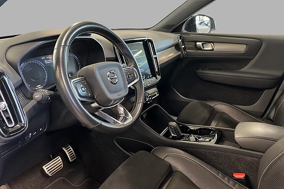 Volvo XC40 4 of 21