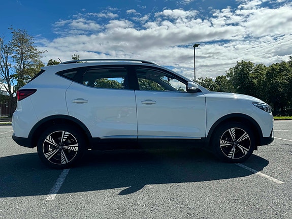 MG ZS EV 3 of 15