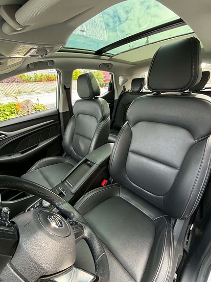 MG ZS EV 10 of 15