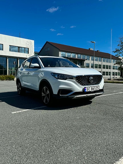 MG ZS EV 4 of 15