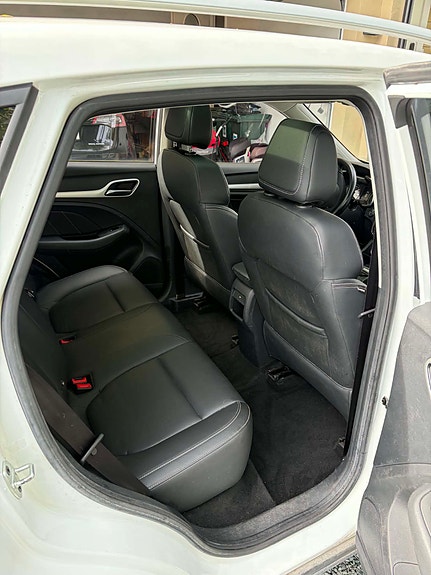 MG ZS EV 13 of 15