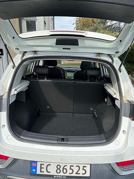 MG ZS EV 7 of 15