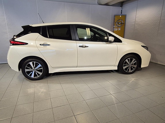 Nissan Leaf 3 of 22