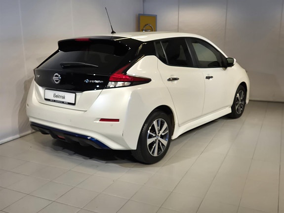 Nissan Leaf 2 of 22