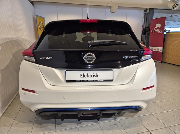 Nissan Leaf 6 of 22