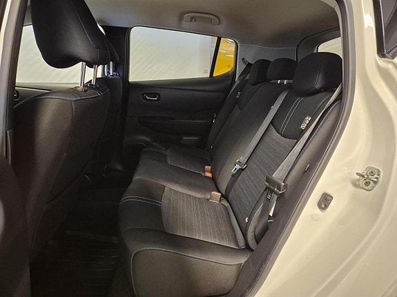 Nissan Leaf 9 of 22