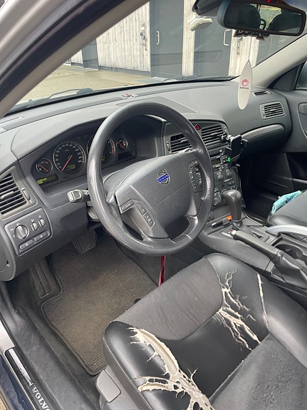 Volvo XC70 3 of 4