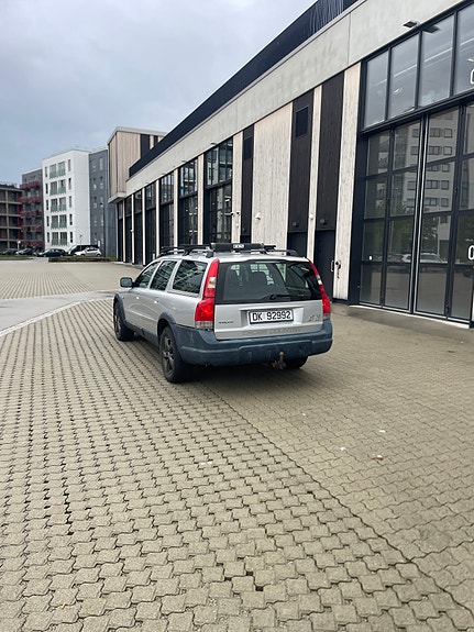 Volvo XC70 2 of 4