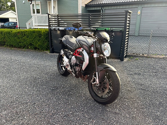 MV Agusta Brutale 800 3 of 12