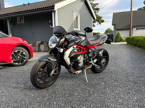 MV Agusta Brutale 800 7 of 12