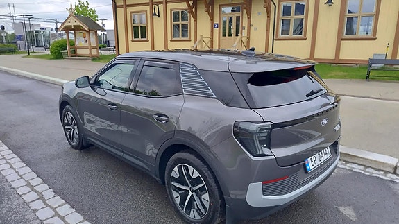 Ford Explorer 7 of 13