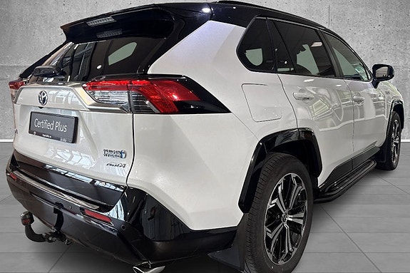 Toyota RAV4 5 of 21