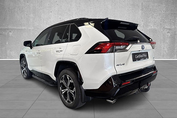 Toyota RAV4 3 of 21