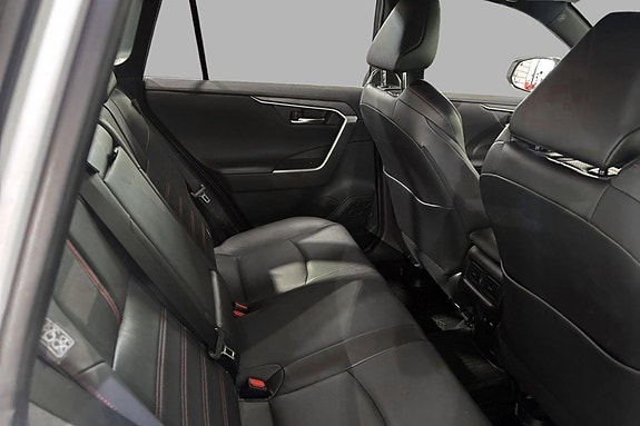 Toyota RAV4 17 of 21