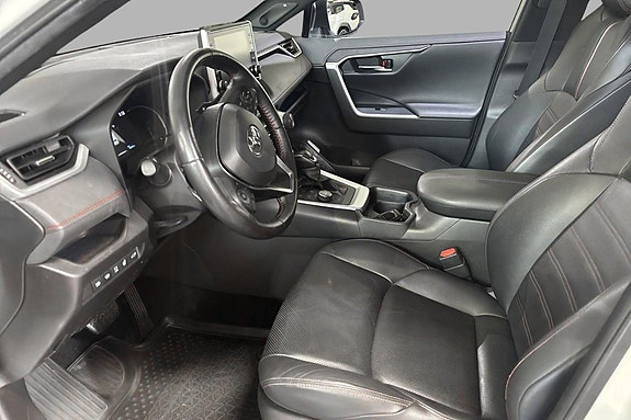 Toyota RAV4 9 of 21