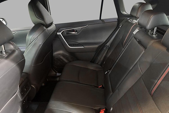 Toyota RAV4 16 of 21
