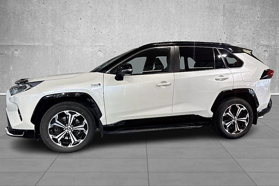 Toyota RAV4 2 of 21