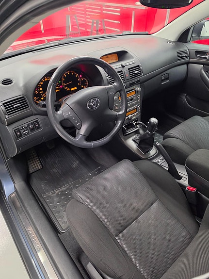 Toyota Avensis 13 of 21