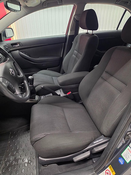 Toyota Avensis 12 of 21