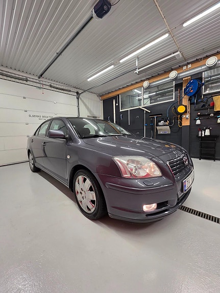 Toyota Avensis 8 of 21